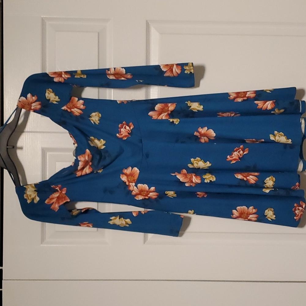 Off the shoulder long sleeve floral dress - Picture 2 of 4